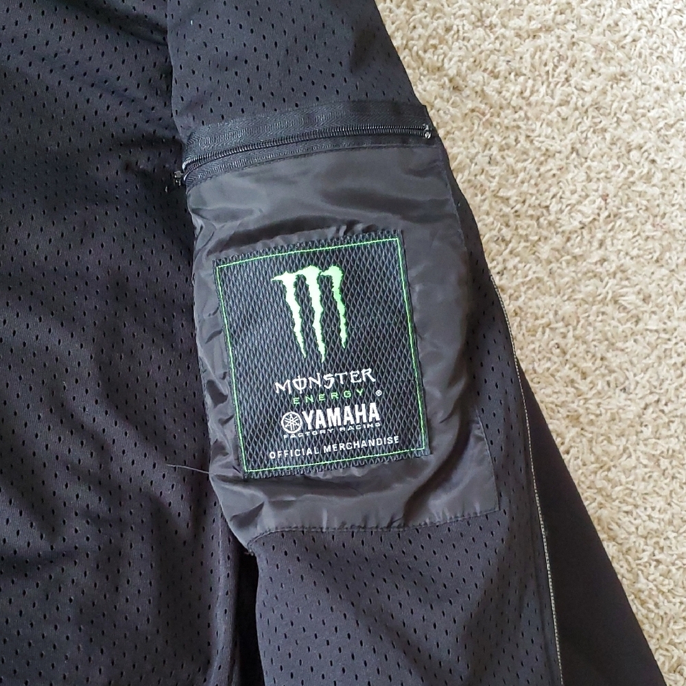 Yamaha Black Jacket with Green Highlights - Picture 4 of 8